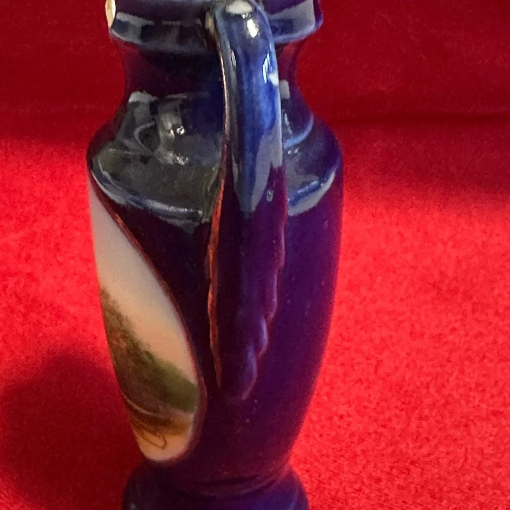 Wheelock German Gettysburg PA Blue and Gold Vintage Decorative Miniature Vases